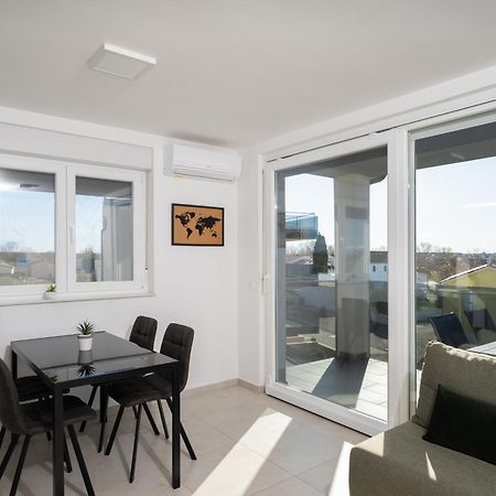 Apartamento Sunshine Bay Nin Exterior foto