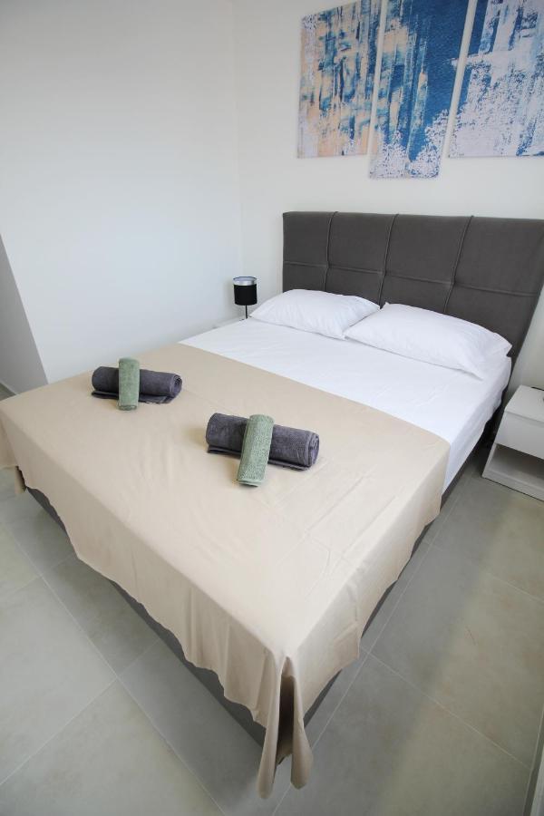 Apartamento Sunshine Bay Nin Exterior foto